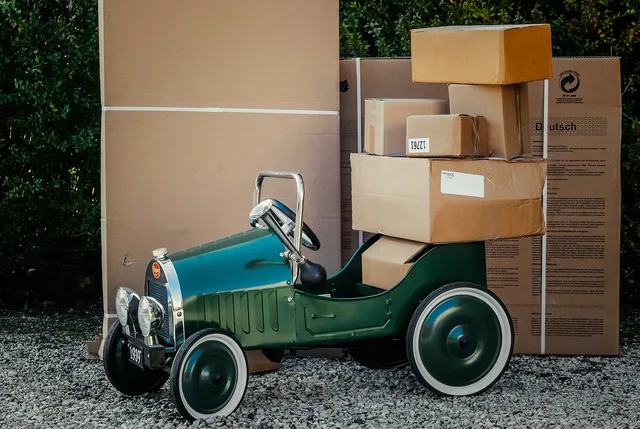 package, packaging, delivery, cardboard, delivery service, package, packaging, delivery, delivery, delivery, delivery, delivery. Fragt og levering i dansk e-handel