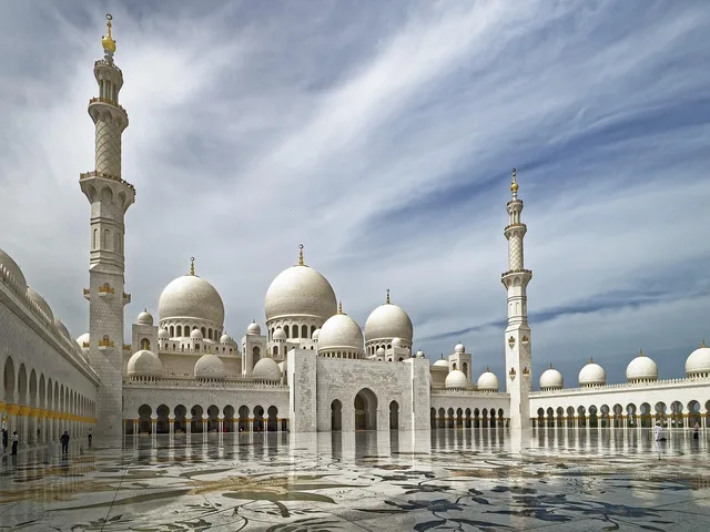 u a e, forenede arabiske emirater, abu dhabi, sheikh zayed grand mosque, minaret, arkitektur, kuppel, religion, rejse. Sådan beregner du fragtpriser i en webshop